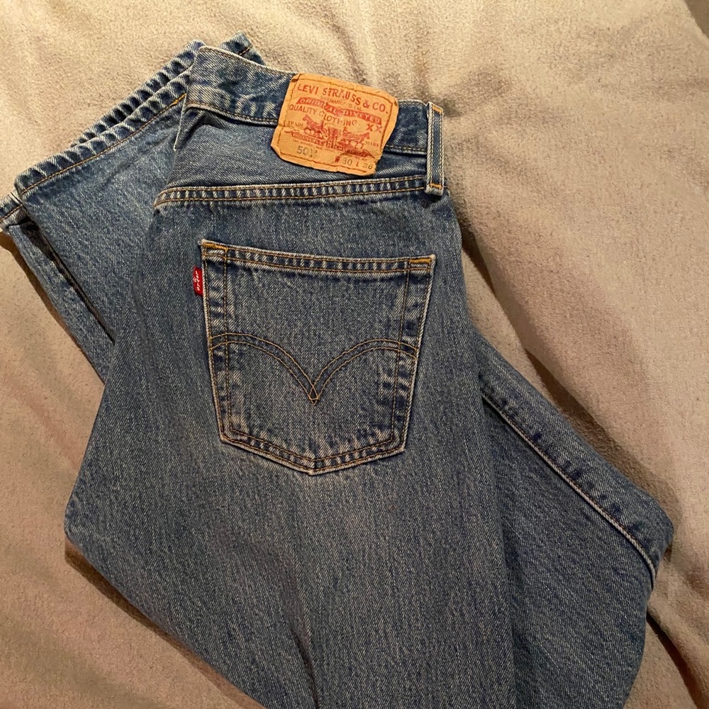 Vintage Levis (mom jean fit button Fly)
